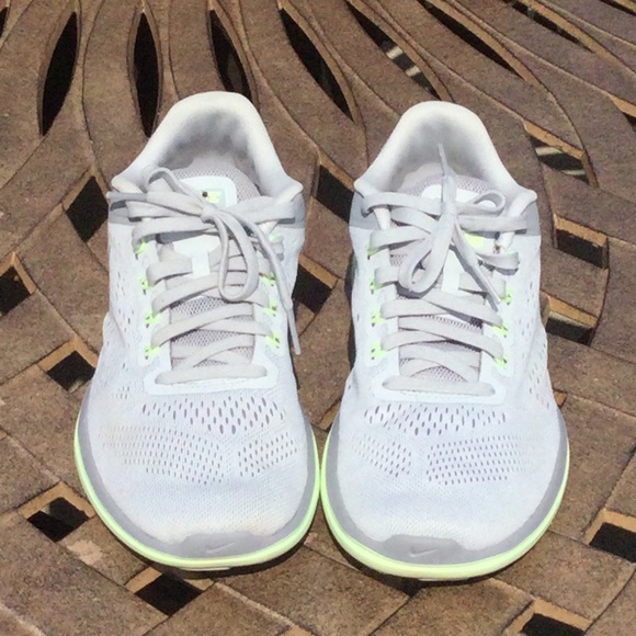 EUC Nike Free Tri Fit athletic running shoe CHOICE - Picture 9 of 16